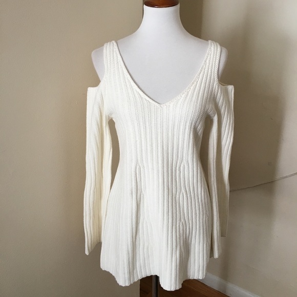 New Knitted & Knotted Open Shoulder Pullover - Picture 3 of 8